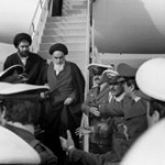 L’Ayatollah Khomeiny descendant d’avion...