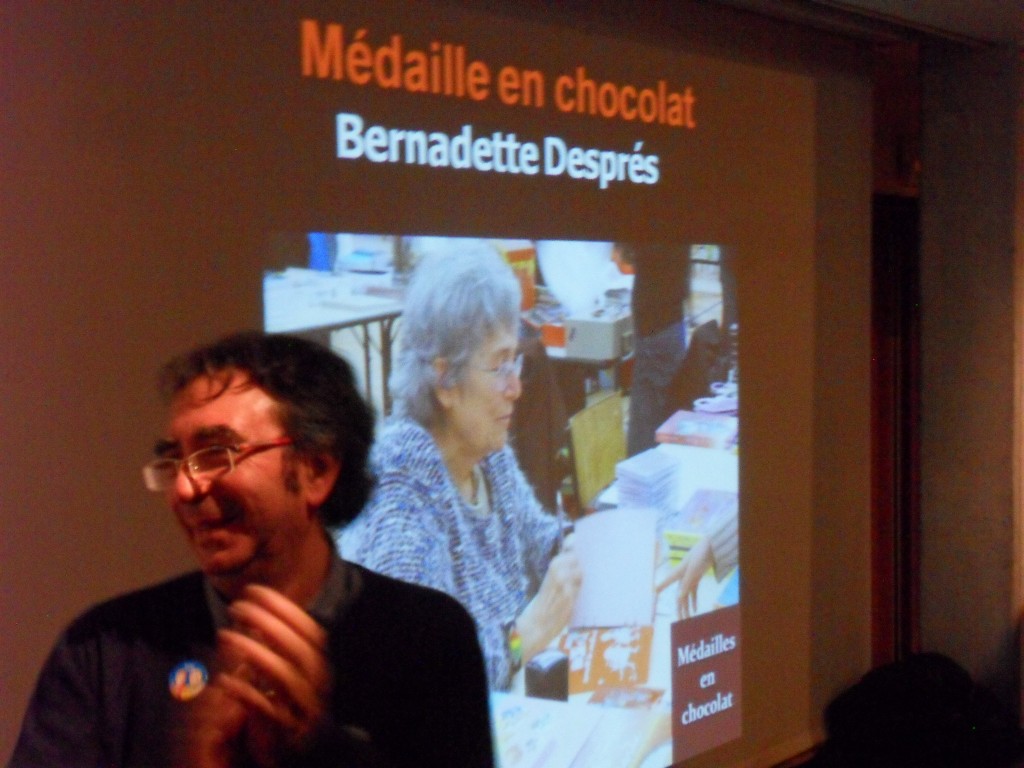 Médaille en chocolat pour Bernadette Després.