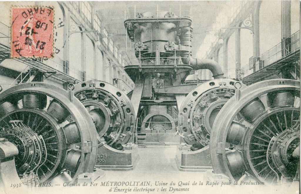 Une source d'inspiration : vue du chemin de fer métropolitain, usine du Quai de la Rapée pour la production d'énergie électrique : les Dynamos (carte postale oblitérée en 1906)