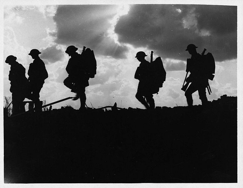 Australiens et Anglais du 8ème Bataiilon lors de la troisième bataille d'Ypres, débutée le 31 juillet 1917)